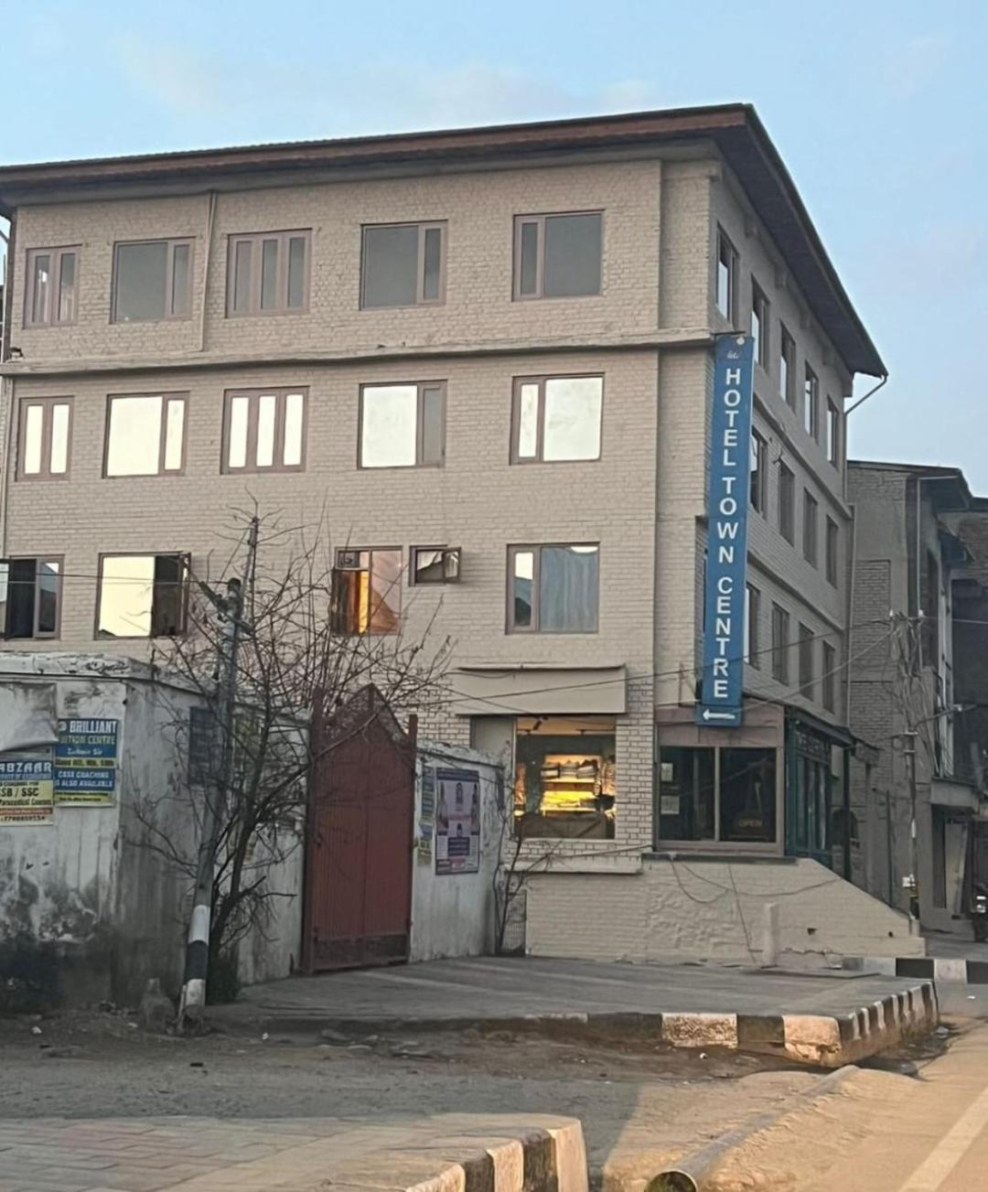 Hotel Town Centre , Srinagar Eksteriør billede